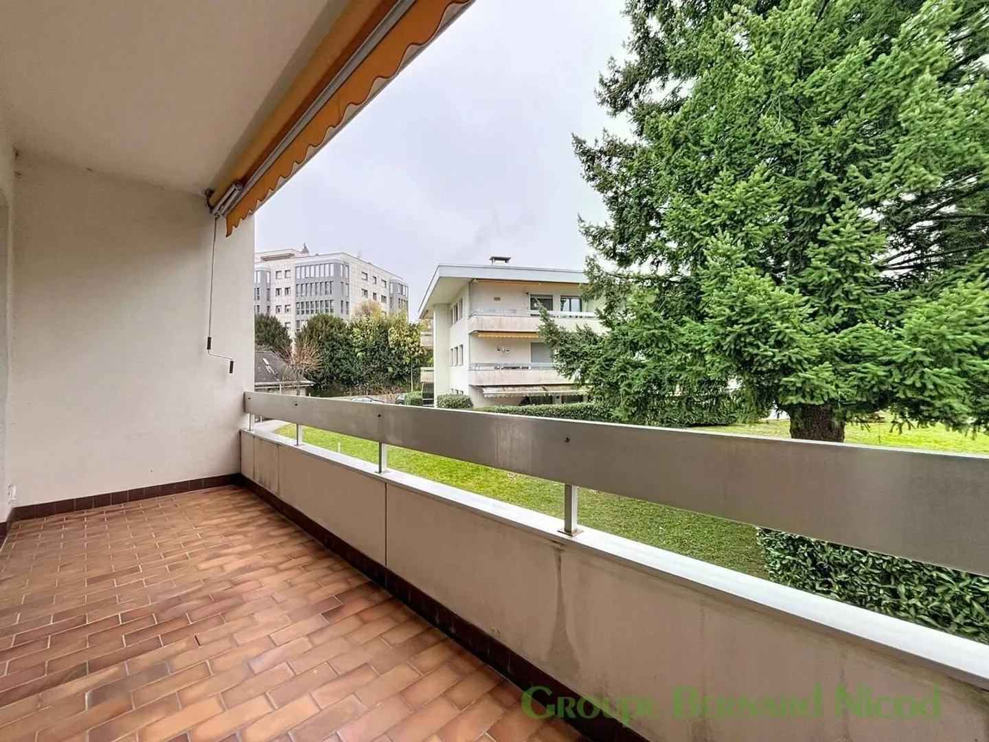 2 rooms located in a residence with outdoor swimming pool - Photo 7 of 9