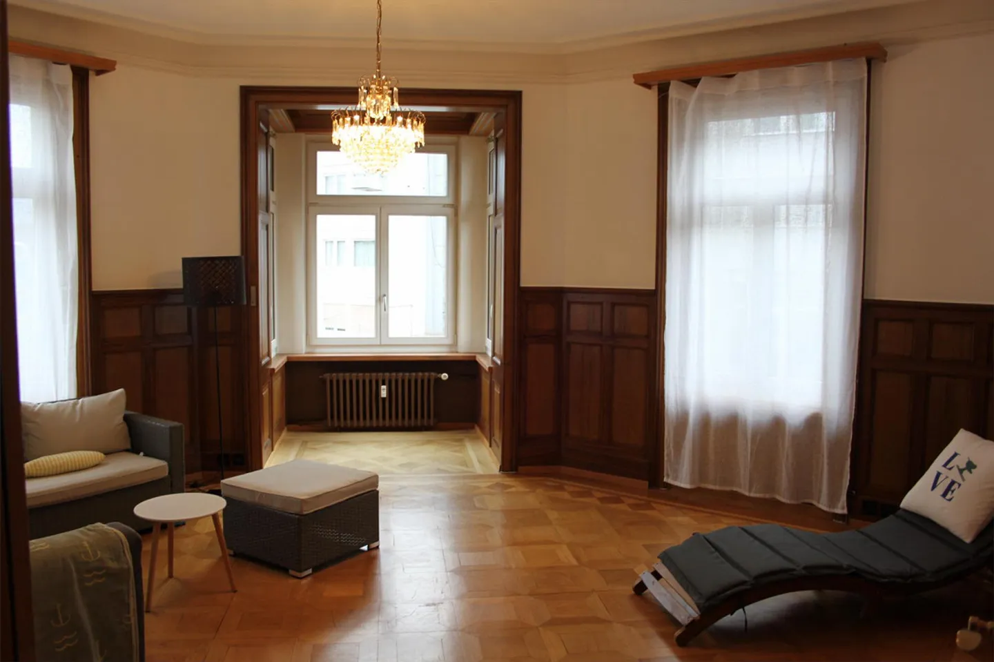 Appartamento d'epoca di 4 stanze in posizione centrale - Foto 3 di 11