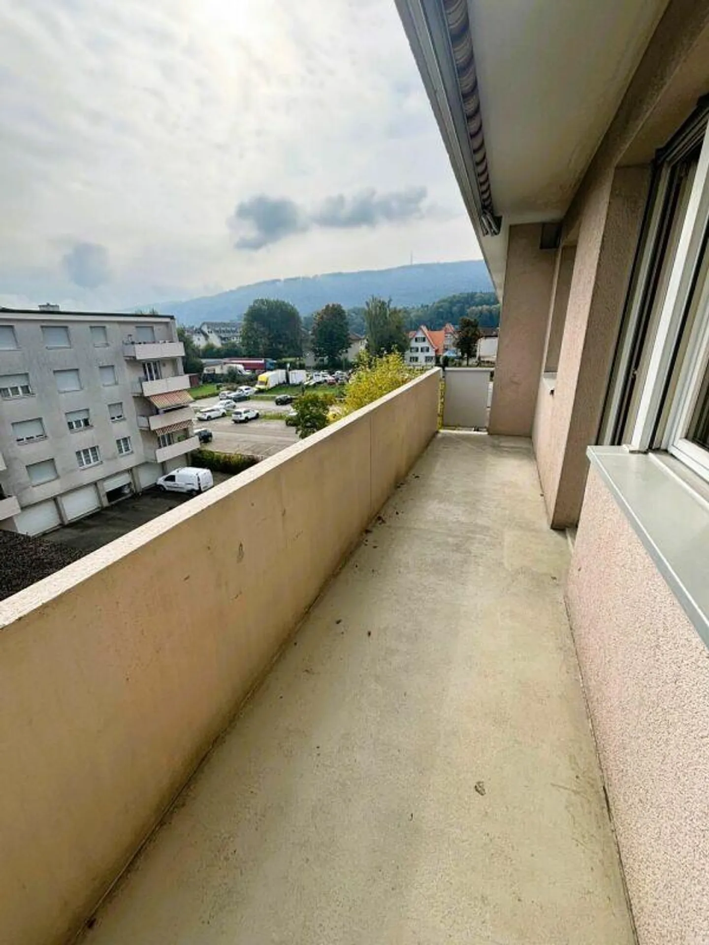 Appartamento luminoso di 4,5 stanze in affitto - Foto 2 di 10