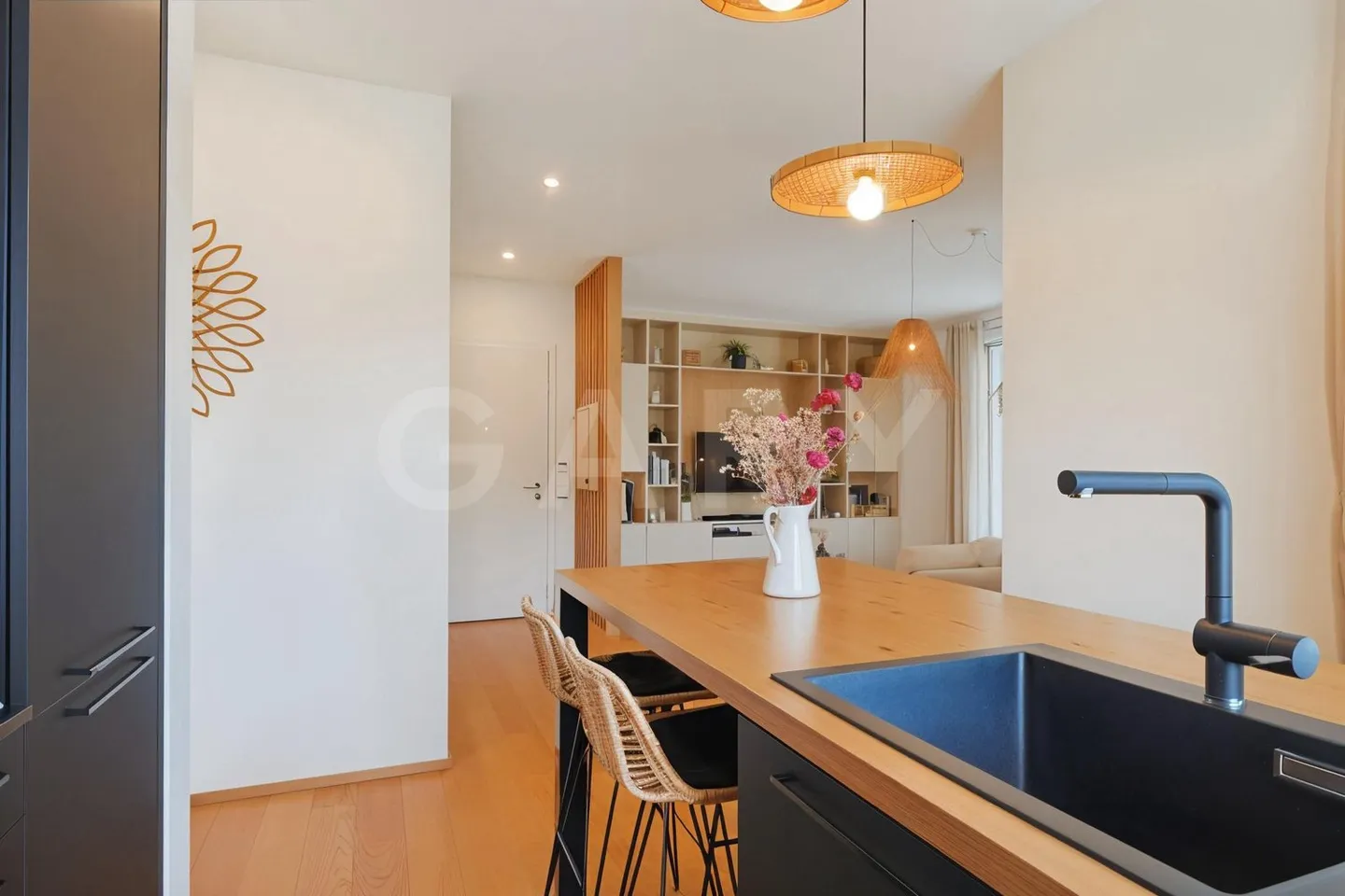 Ground Floor Apartment in the Center of Vésenaz - Photo 5 of 13