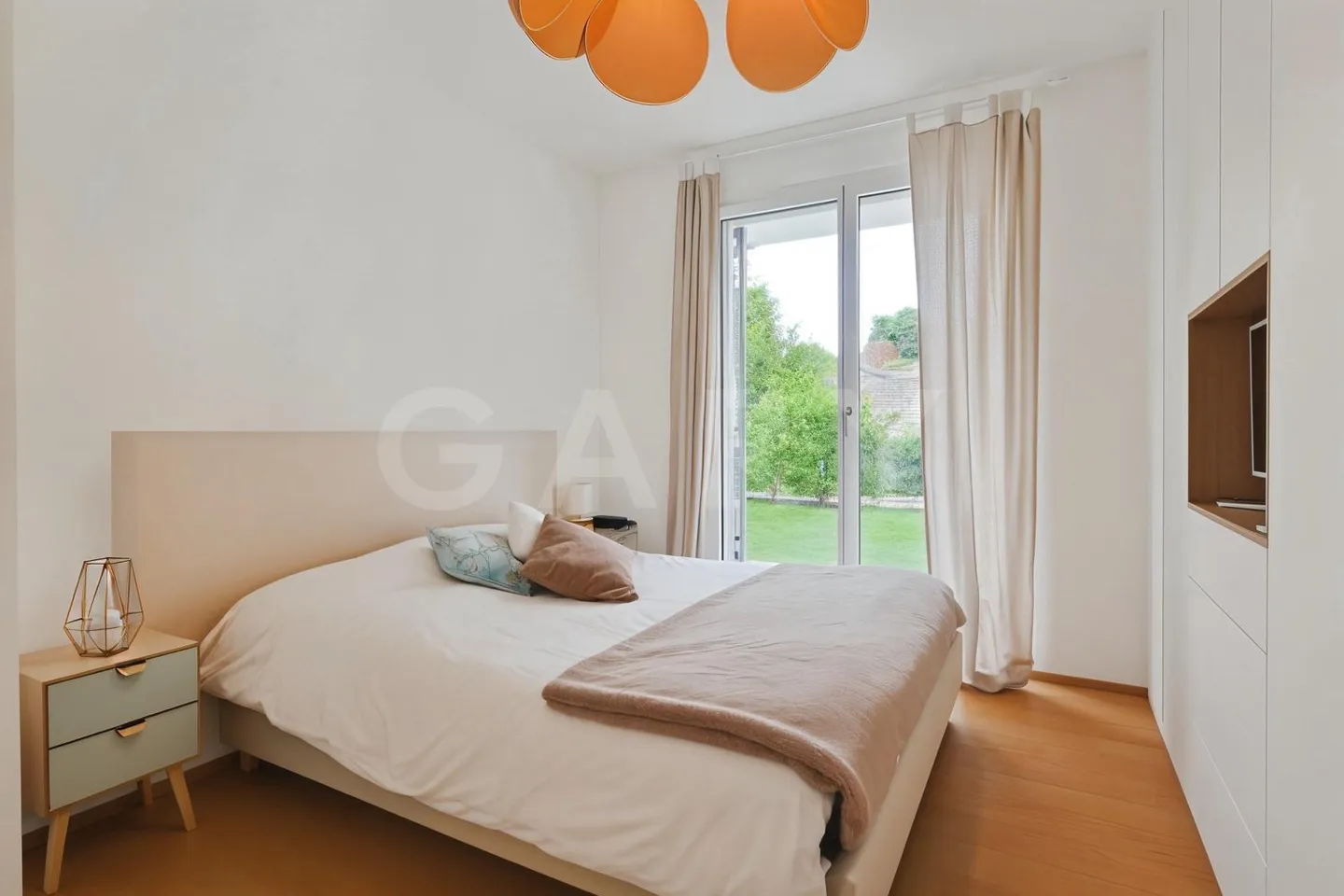 Ground Floor Apartment in the Center of Vésenaz - Photo 6 of 13