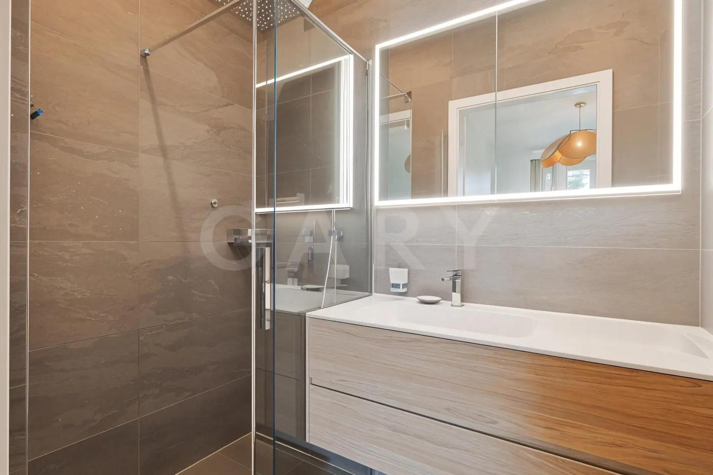 Ground Floor Apartment in the Center of Vésenaz - Photo 7 of 13