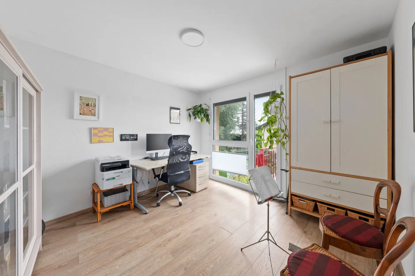 Wunderschöne Architektenvilla mit 7,5 Zimmern, beheiztem Pool und Jacuzzi für 5 - Foto 6 von 12