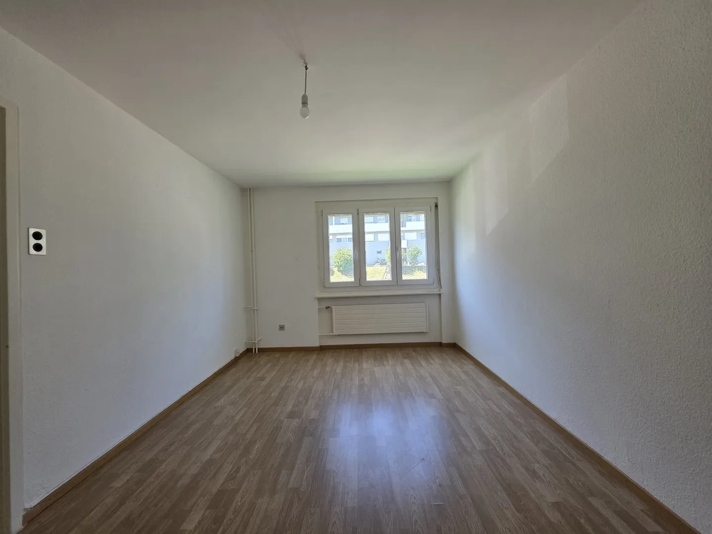 APPARTAMENTO DI 3 LOCALI CON BALCONE IN AFFITTO - Foto 3 di 7