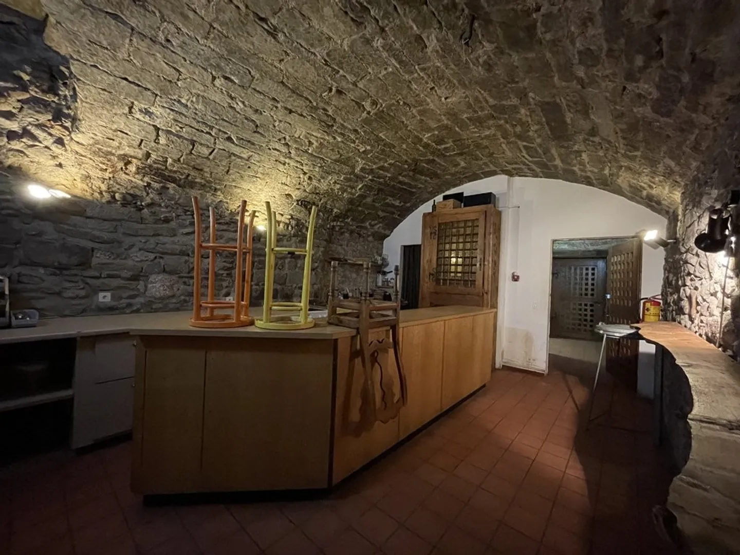 FRIBOURG (Bourg district) - Vaulted cellar for rent - Photo 3 of 4
