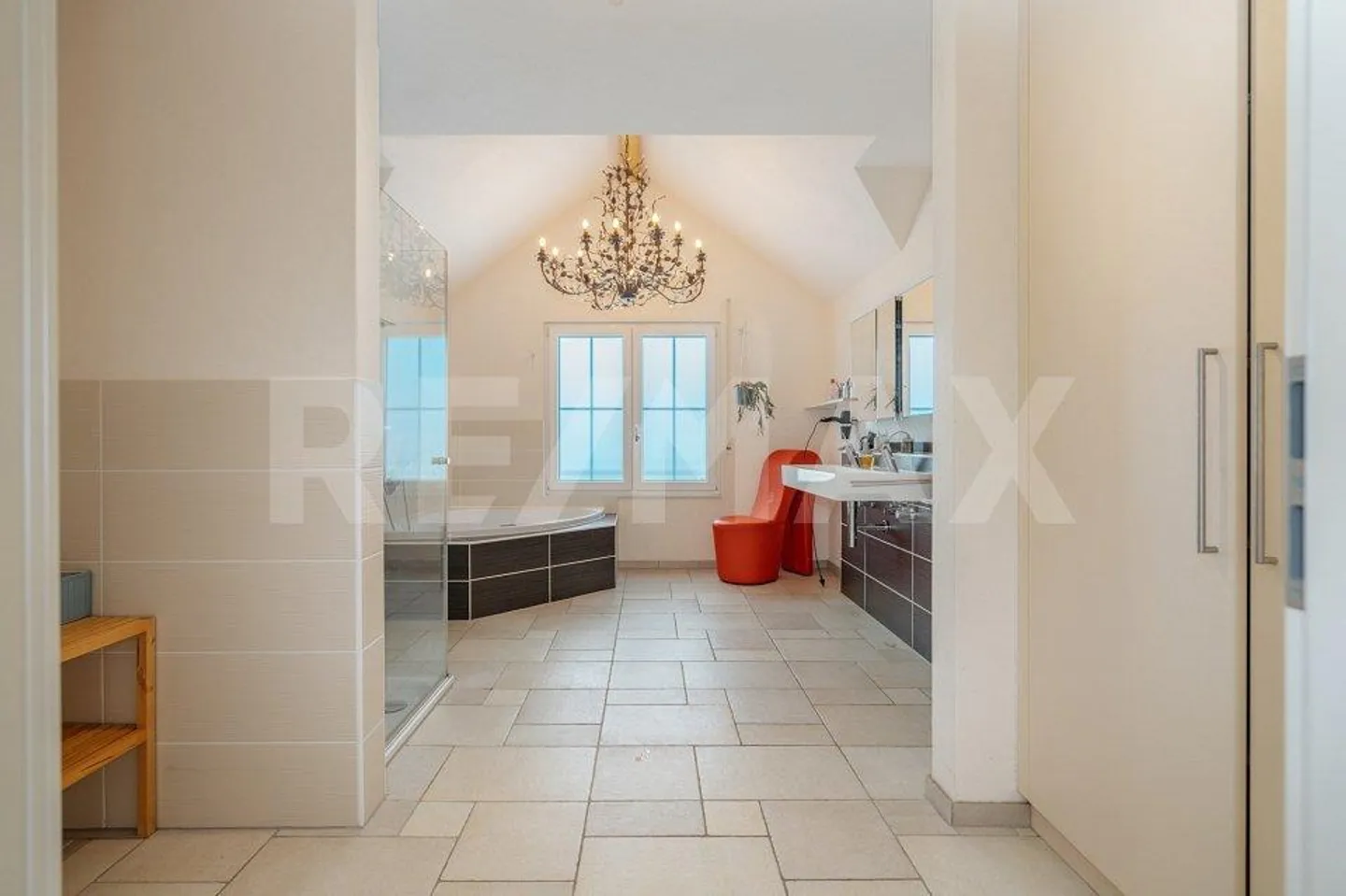 Exklusives 9.5 Zimmer Einfamilienhaus in Schlattingen, TG - Photo 13 of 13