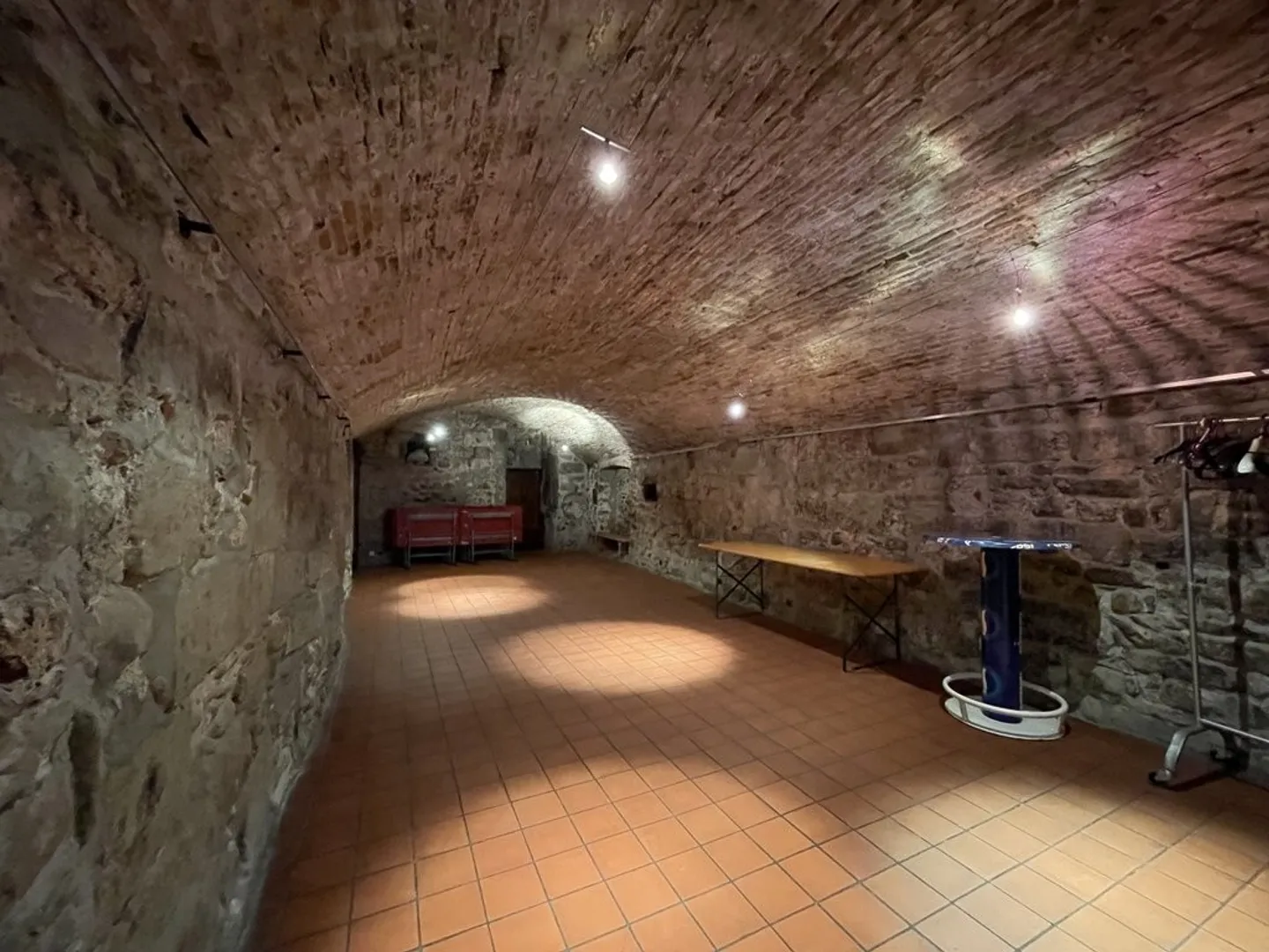 FRIBOURG (Bourg district) - Vaulted cellar for rent - Photo 1 of 4