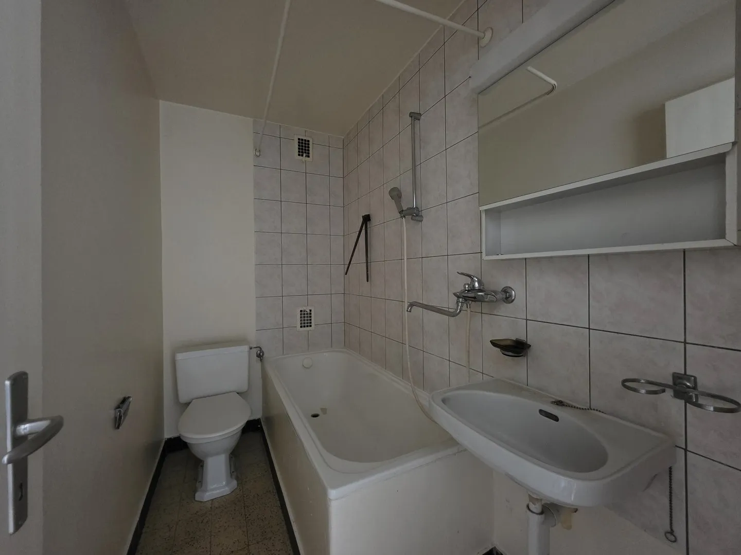 APPARTAMENTO DI 3 LOCALI CON BALCONE IN AFFITTO - Foto 5 di 7