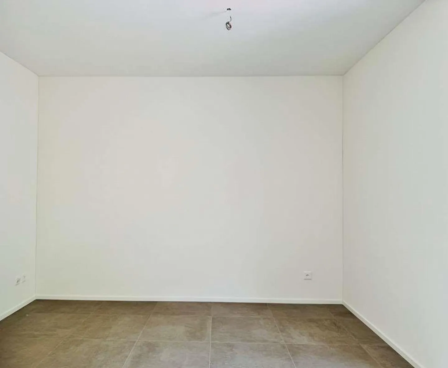 We rent a new 4.5 rooms apartment in Cagiallo - Photo 8 of 12