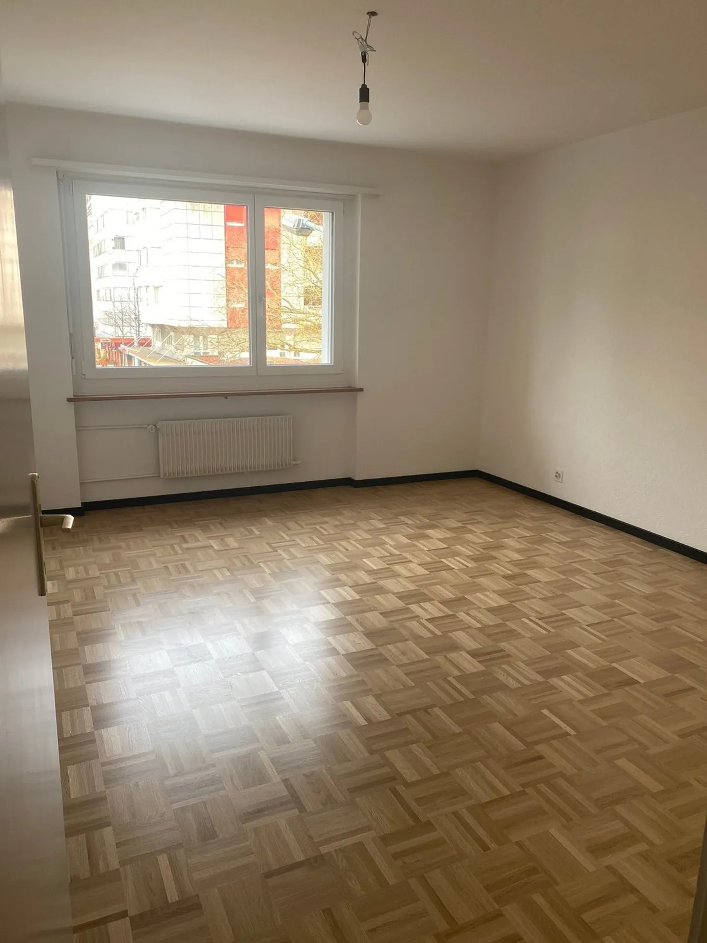 Charmante appartement 3.5 pièces avec balcon à Bienne - Photo 2 sur 9