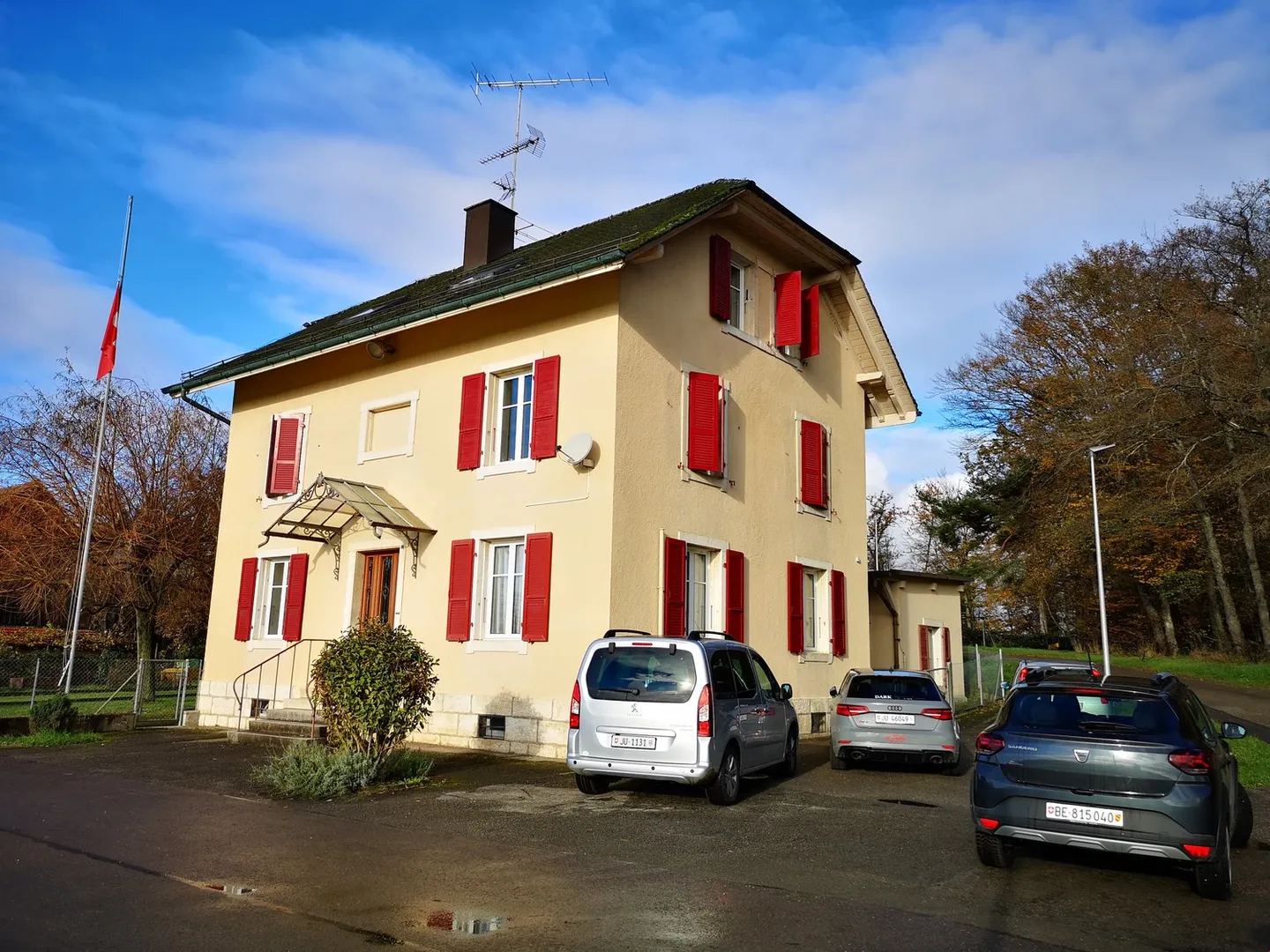 Edificio completamente affittato con 3 appartamenti e riserva di terreno edificabile - Foto 4 di 17