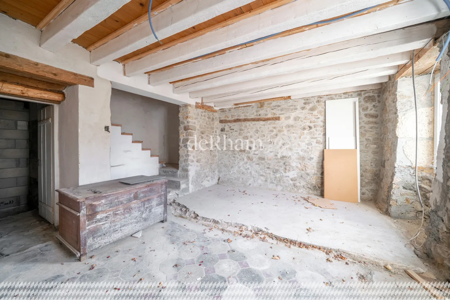 Village house to renovate - Photo 2 of 7