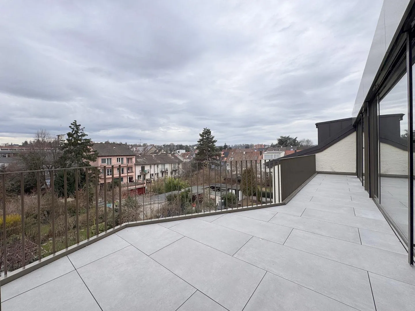 Première occupation - appartement penthouse attrayant et moderne à Bachletten - Photo 3 sur 10