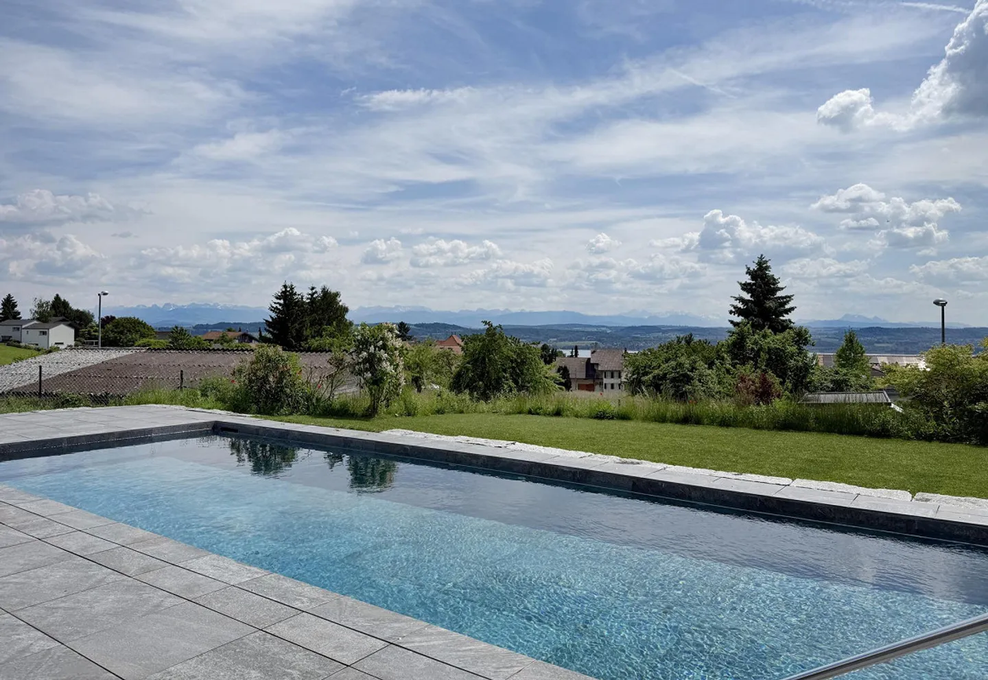 Villa moderna con vista da sogno - Foto 2 di 17