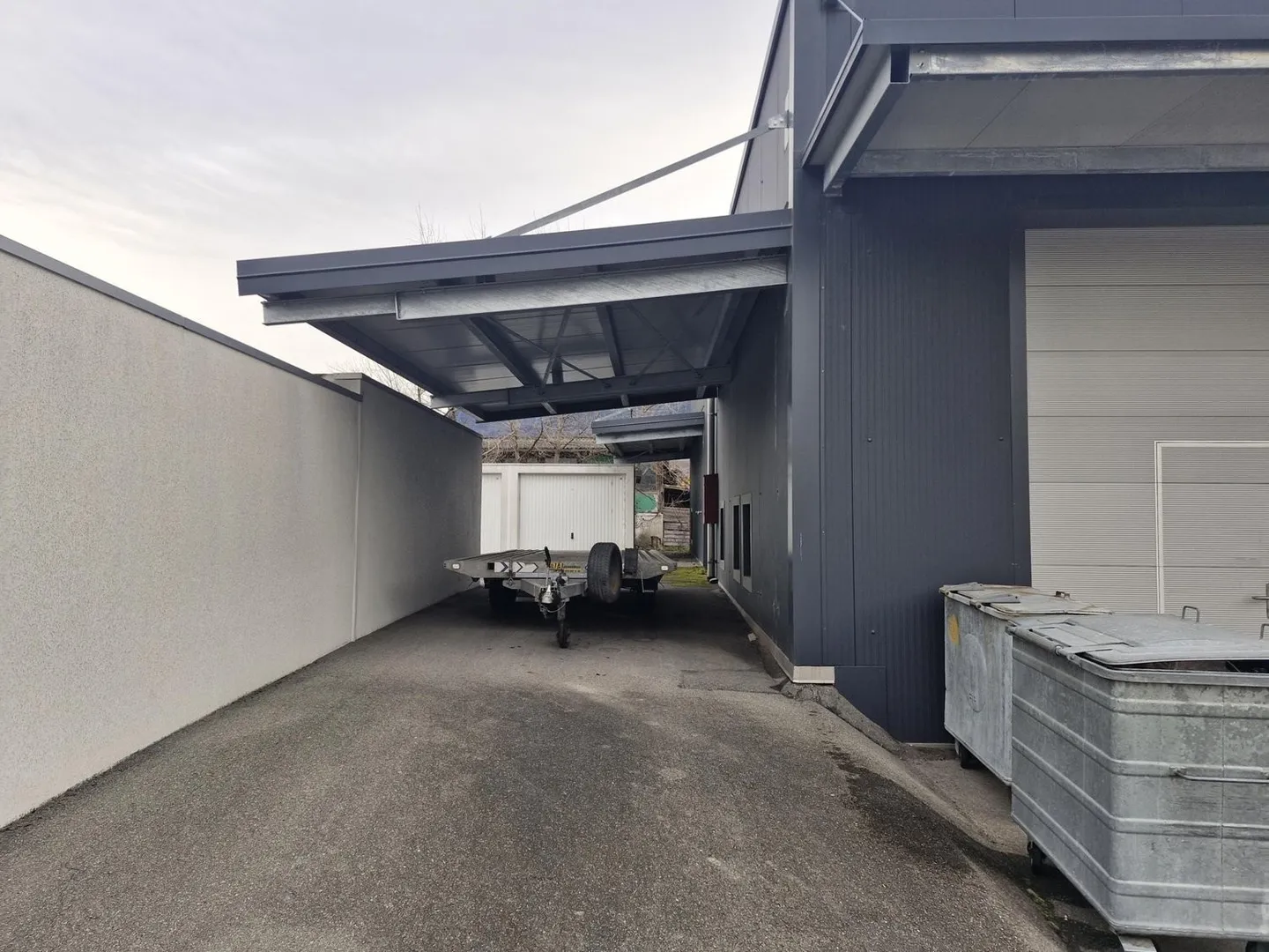 Hala industriale con soppalco ? completamente attrezzata (HALLE A) - Foto 4 di 6