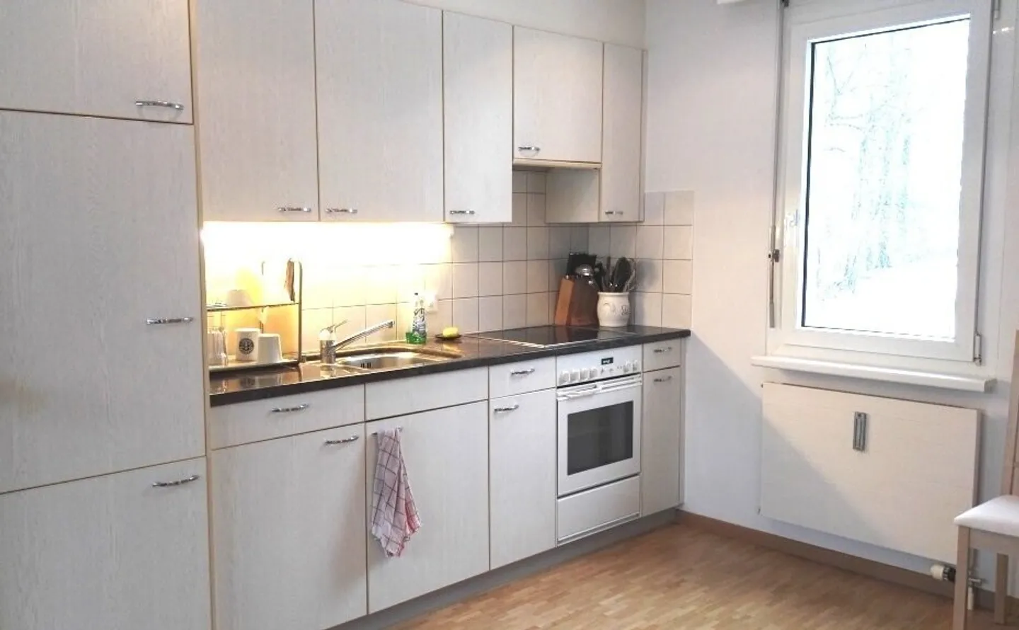 Apartment seeks single - Photo 6 of 7