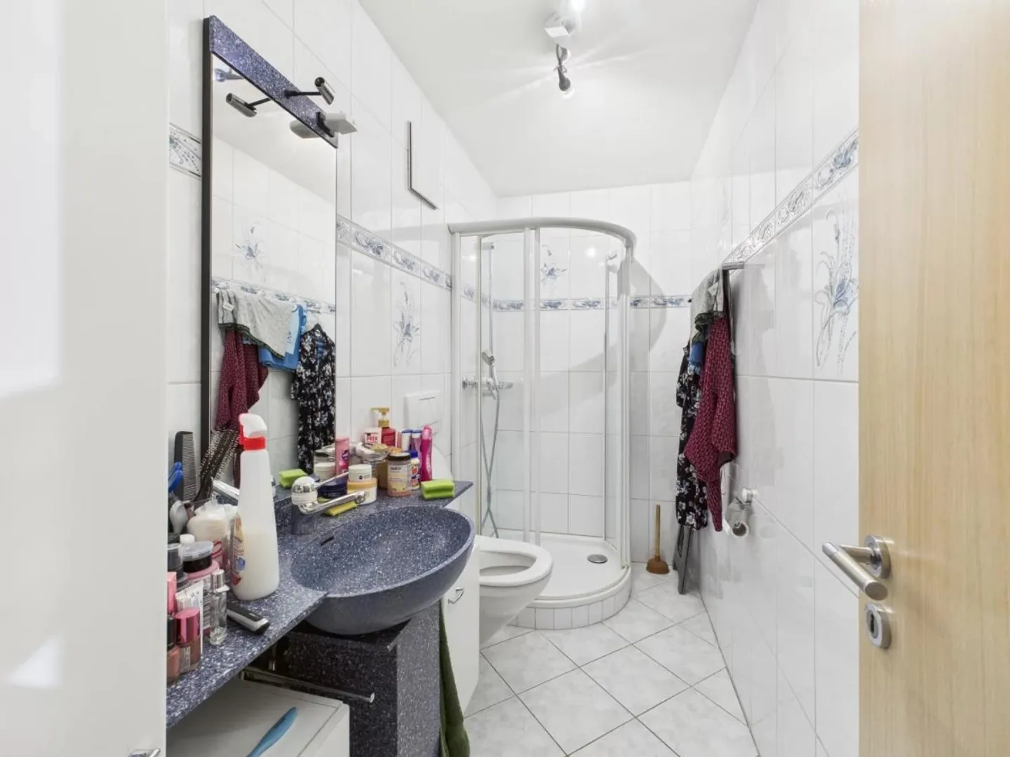 Condominium central au 6ème étage avec potentiel locatif à Naters - Photo 8 sur 10