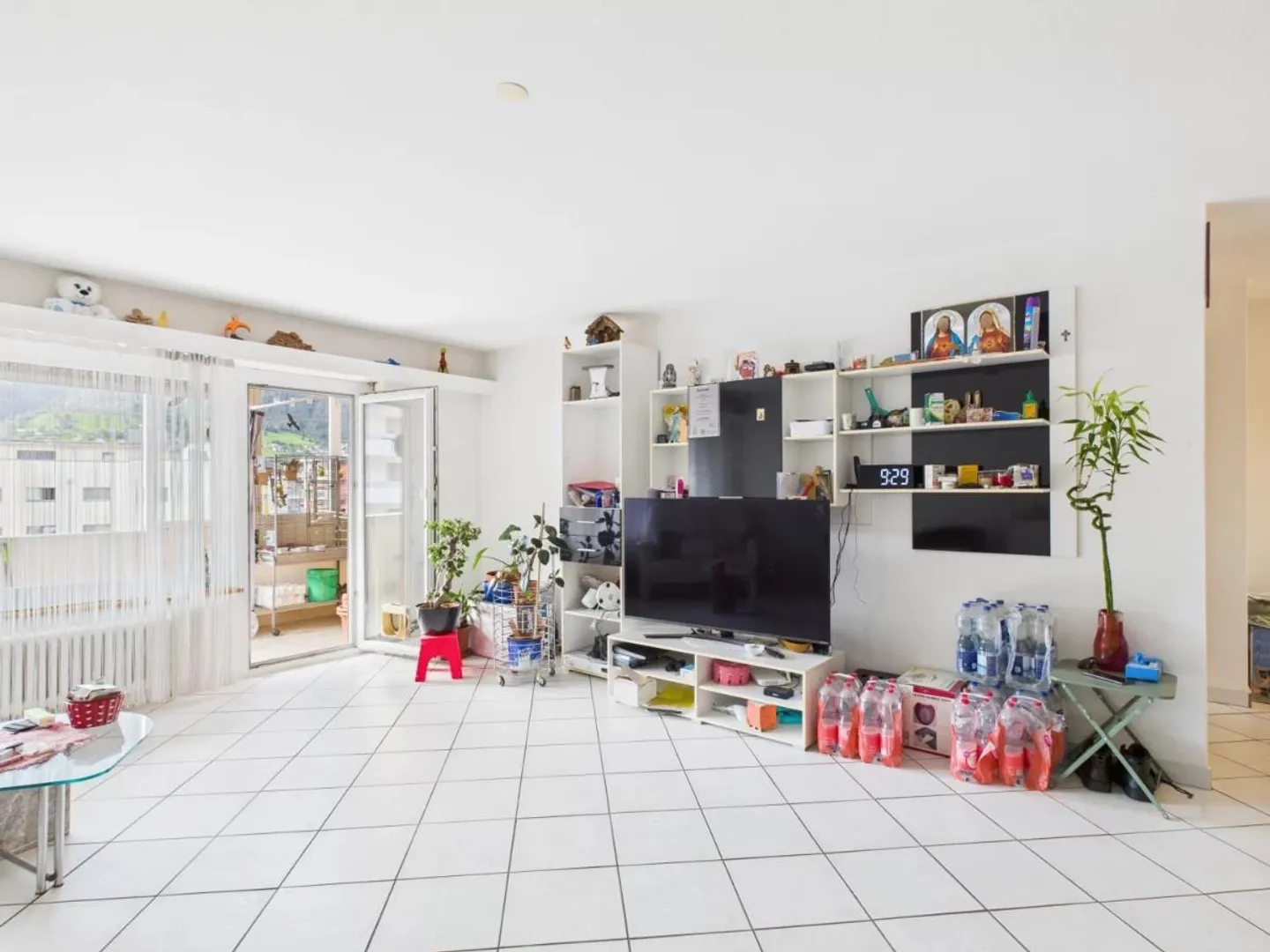 Condominium central au 6ème étage avec potentiel locatif à Naters - Photo 4 sur 10