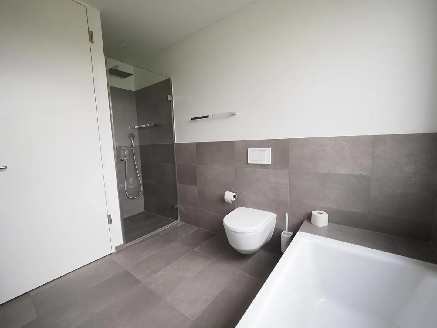 Attractive 3.5-room condominium with modern layout - Photo 9 of 9