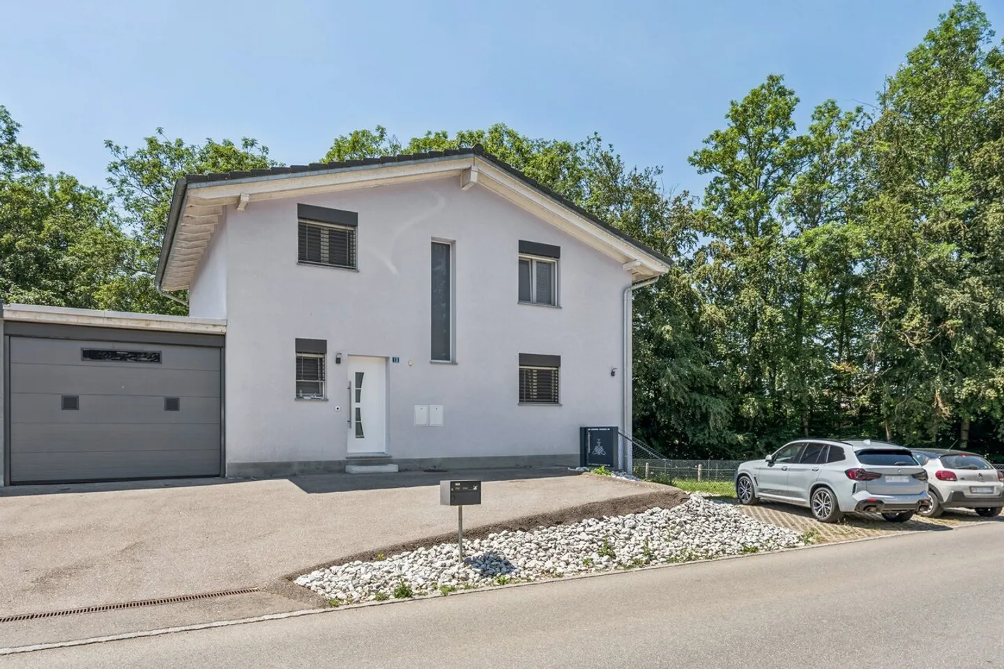 Modern House with Independent Apartment - Photo 1 of 11