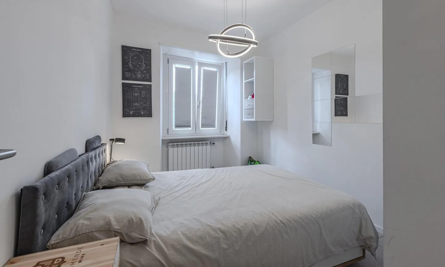 OFFRE RÉELLE - APPARTEMENT RÉNOVÉ DE 3,5 PIÈCES À LUGANO FIGINO - Photo 3 sur 8