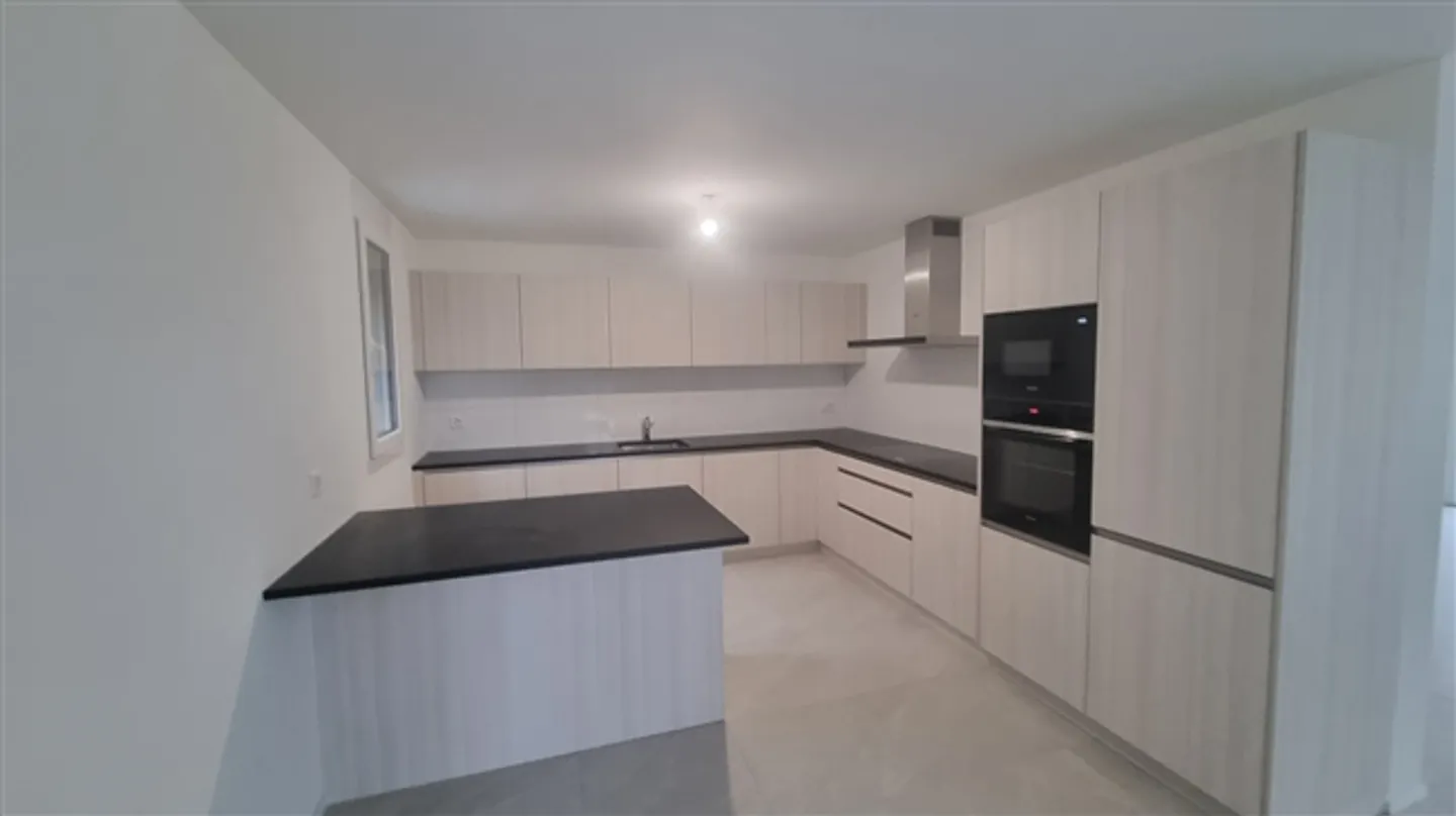 «Prächtiges neues Haus mit 4,5 Zimmern in der Nähe des Gruyère-Sees» - Foto 2 von 8