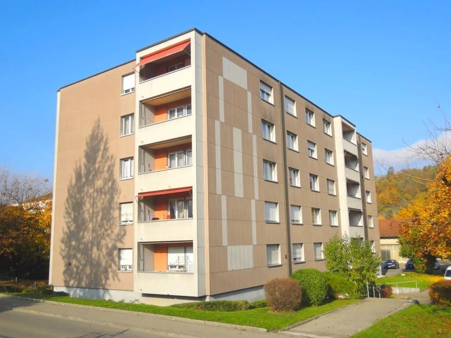 Grosszügige Wohnung Nähe Stedtli Laufen - Foto 1 von 7