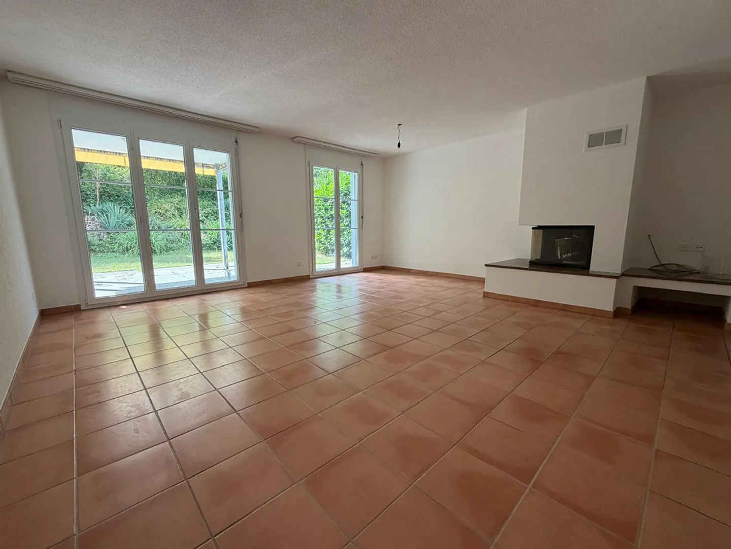 4.5 Zimmer Parterrewohnung mit Gartensitzplatz - Foto 5 von 10