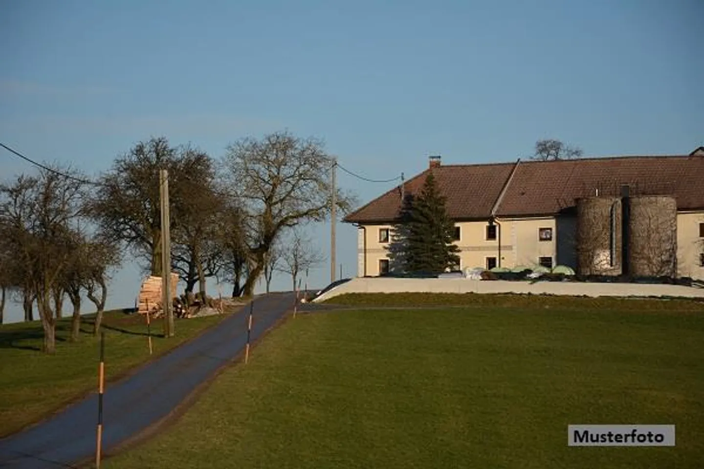 Housing and rural with private place - Photo 1 of 13