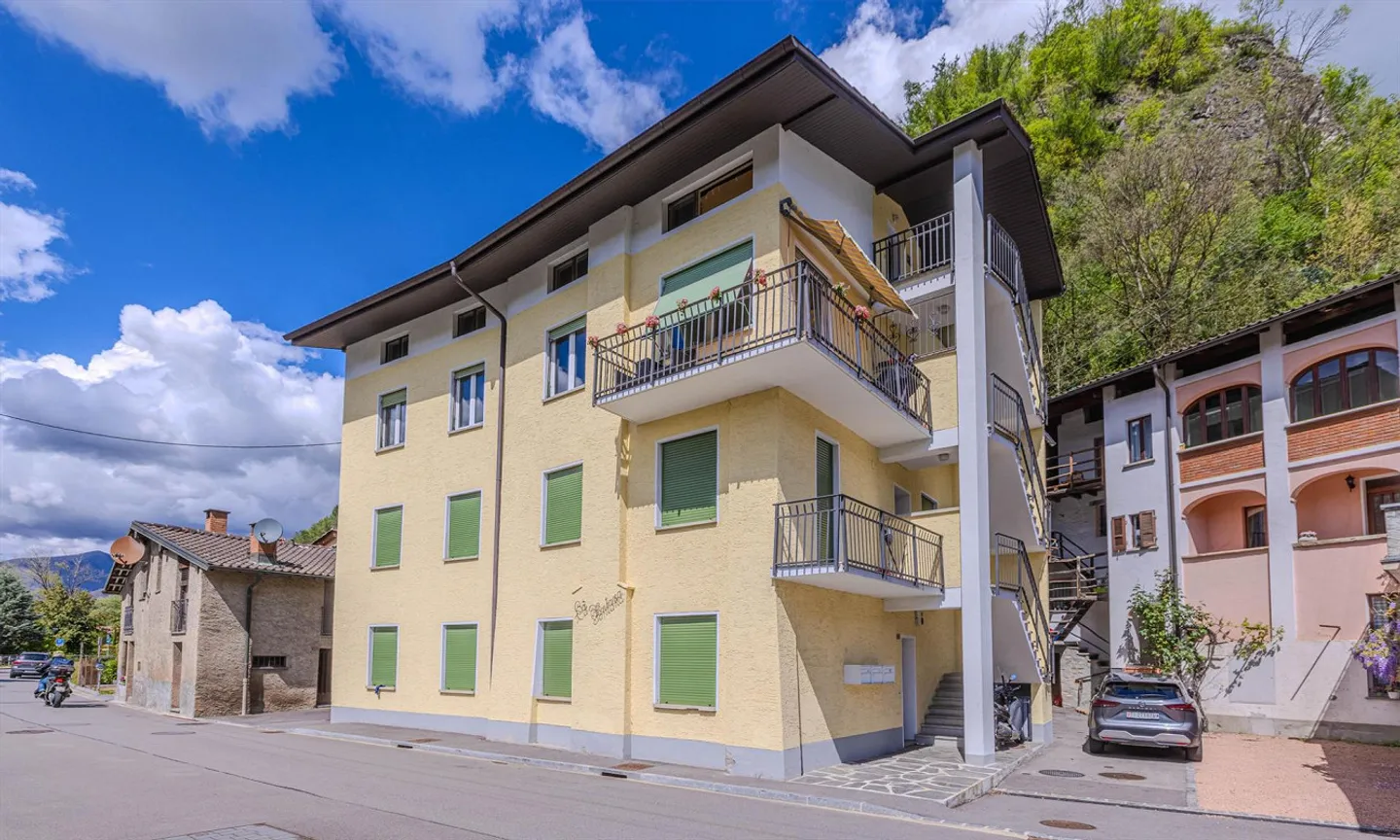 OFFRE RÉELLE - APPARTEMENT RÉNOVÉ DE 3,5 PIÈCES À LUGANO FIGINO - Photo 7 sur 8