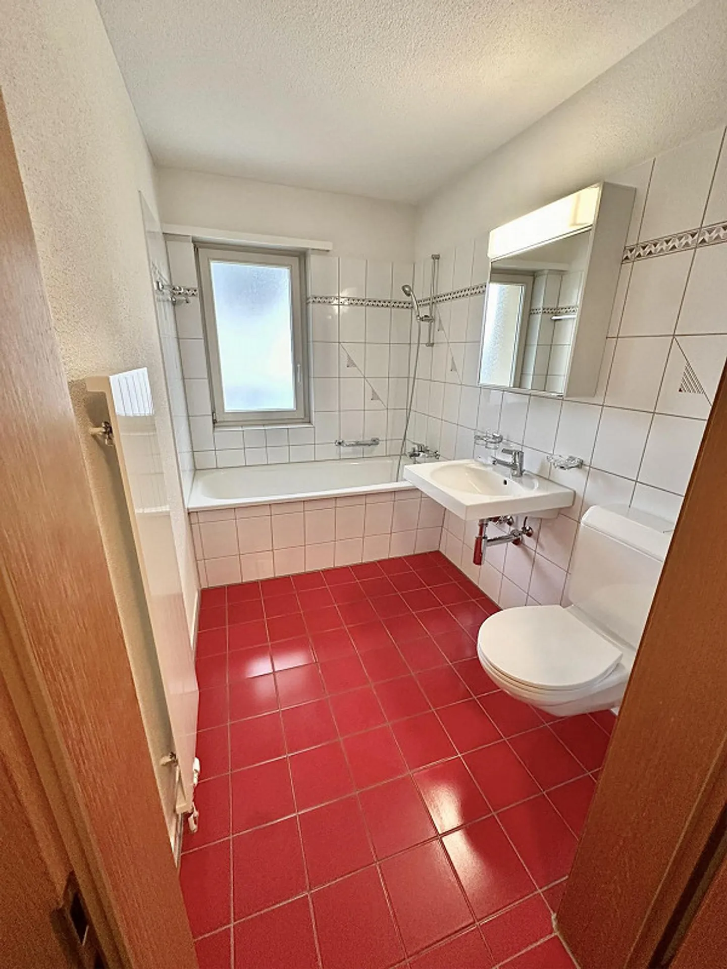 Ampio appartamento 2 locali (61 m2) con 2 balconi a Malters - Foto 5 di 10