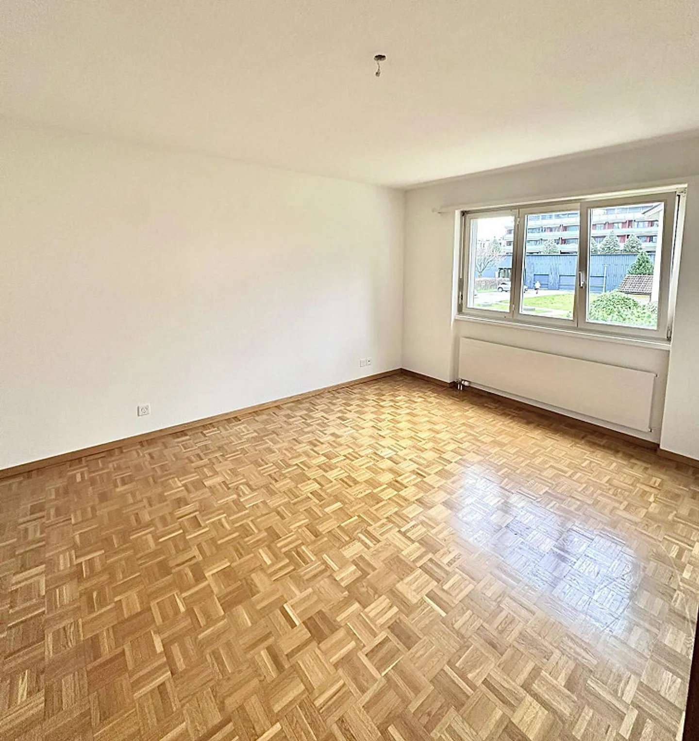 Ampio appartamento 2 locali (61 m2) con 2 balconi a Malters - Foto 6 di 10