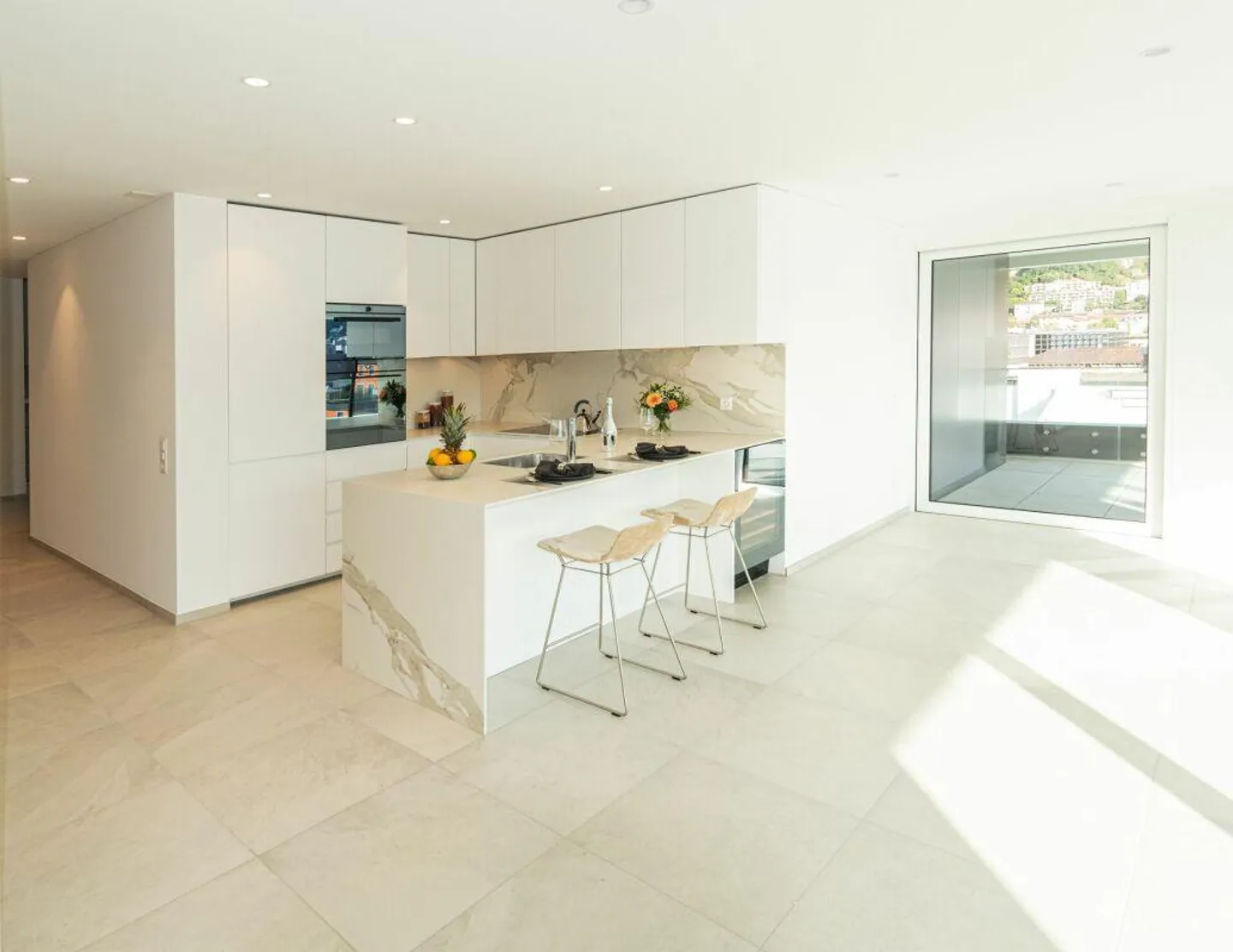 Neues Traum-Penthouse nur 5 Schritte vom See entfernt mit großen Terrassen und Panoramadach in Locarno - Foto 7 von 13