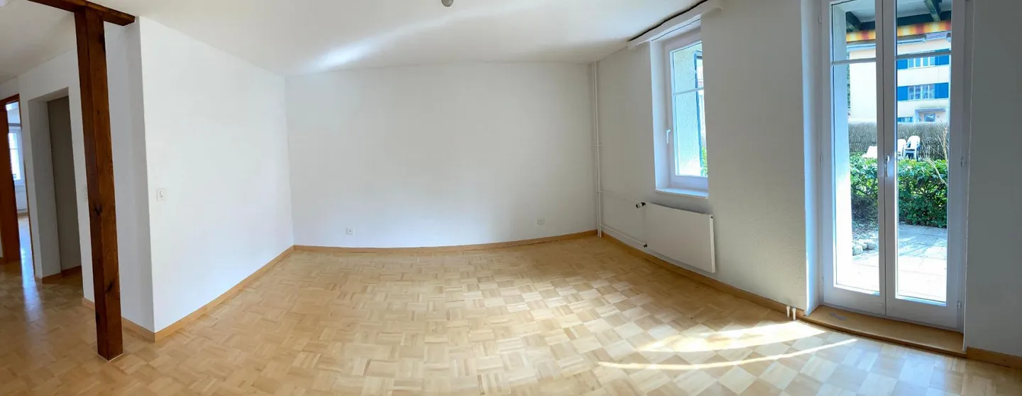 Ampio appartamento di 3,5 locali con area giardino - Foto 3 di 7