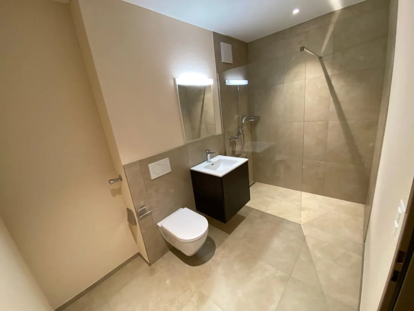 Hochwertig - Modern - Zentral - Photo 4 of 8