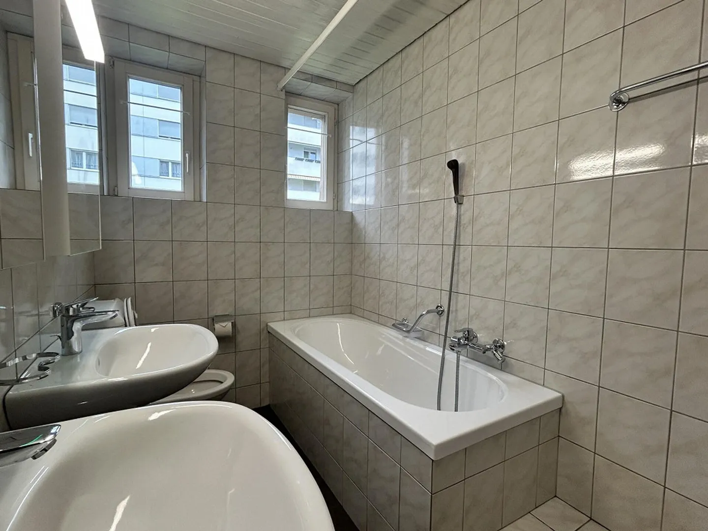 Appartement spacieux au rez-de-chaussée à louer - Photo 6 sur 7