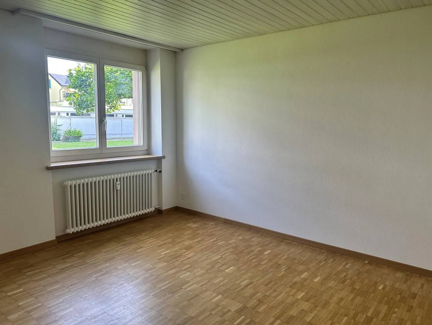 Appartement spacieux au rez-de-chaussée à louer - Photo 4 sur 7