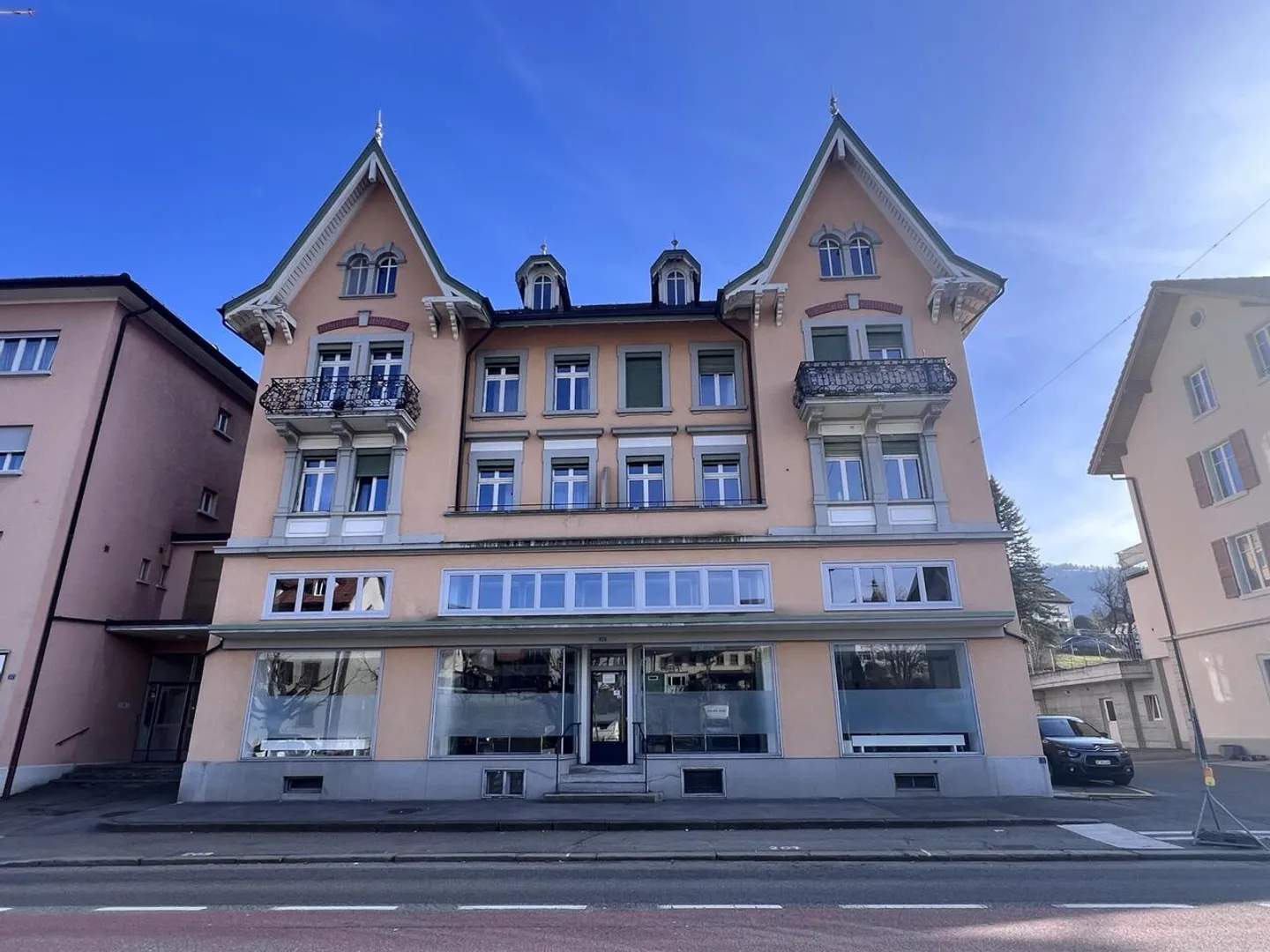 Renovated 4.5 Room Apartment - Photo 7 of 13