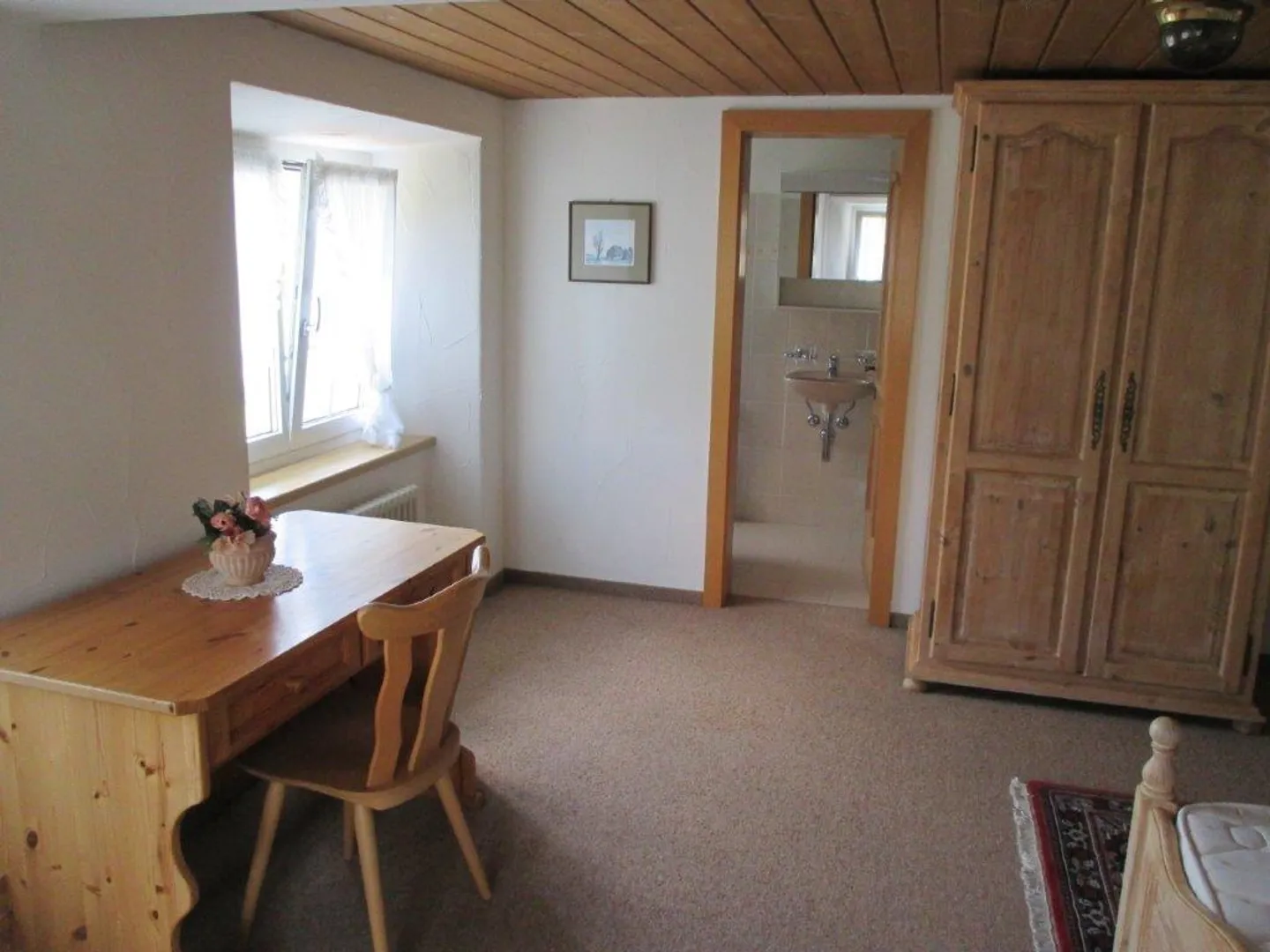 Charming 1-room studio with cozy flair - Photo 4 of 5