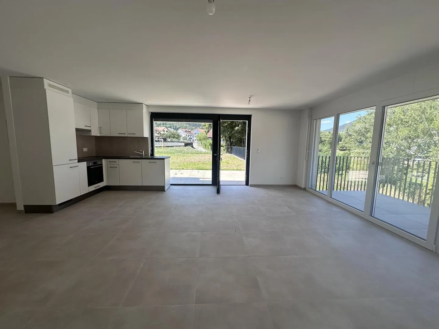Appartement Commercial - Photo 4 sur 14