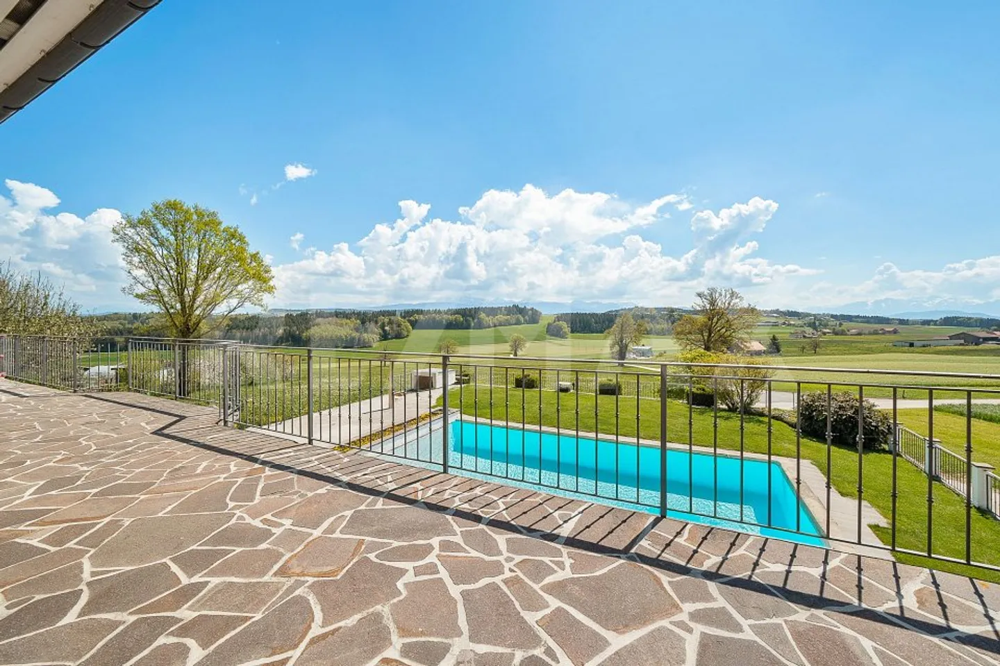 Villa exceptionnelle avec piscine - Photo 1 sur 13