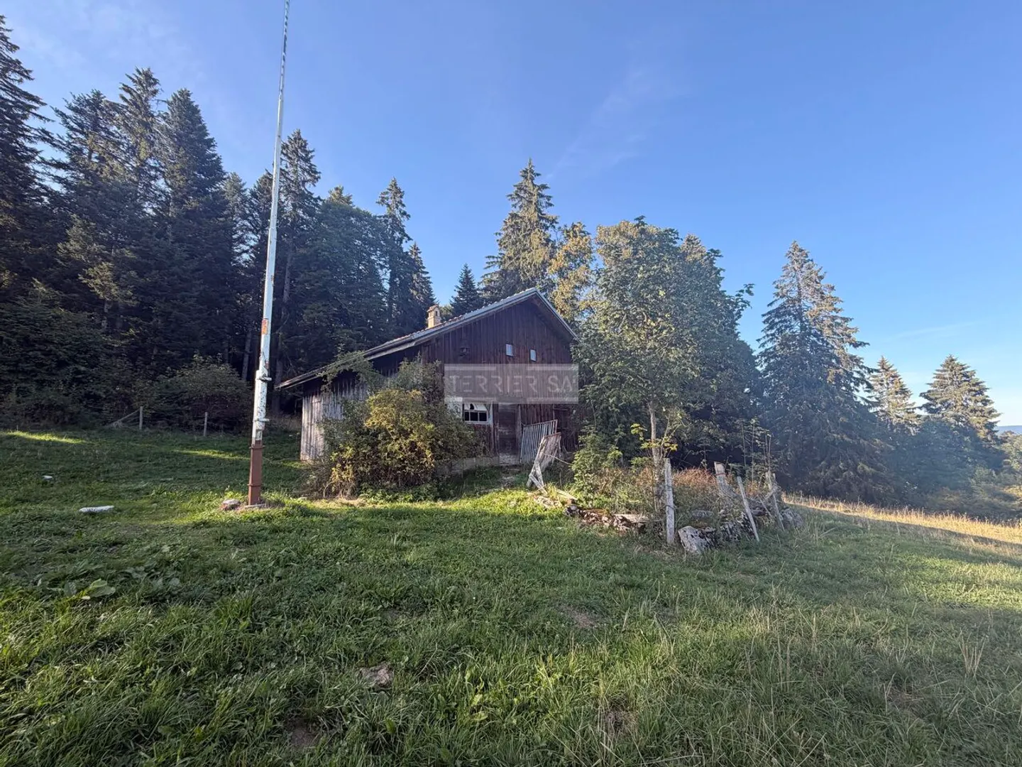 Zu renovieren - Lodge mit 750 m2 Freifläche - Foto 1 von 11