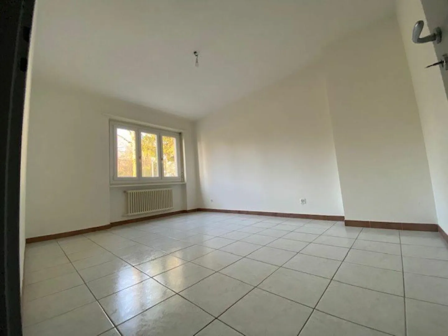 Apartment with 3.5 rooms on the first floor for sale - Photo 5 of 9