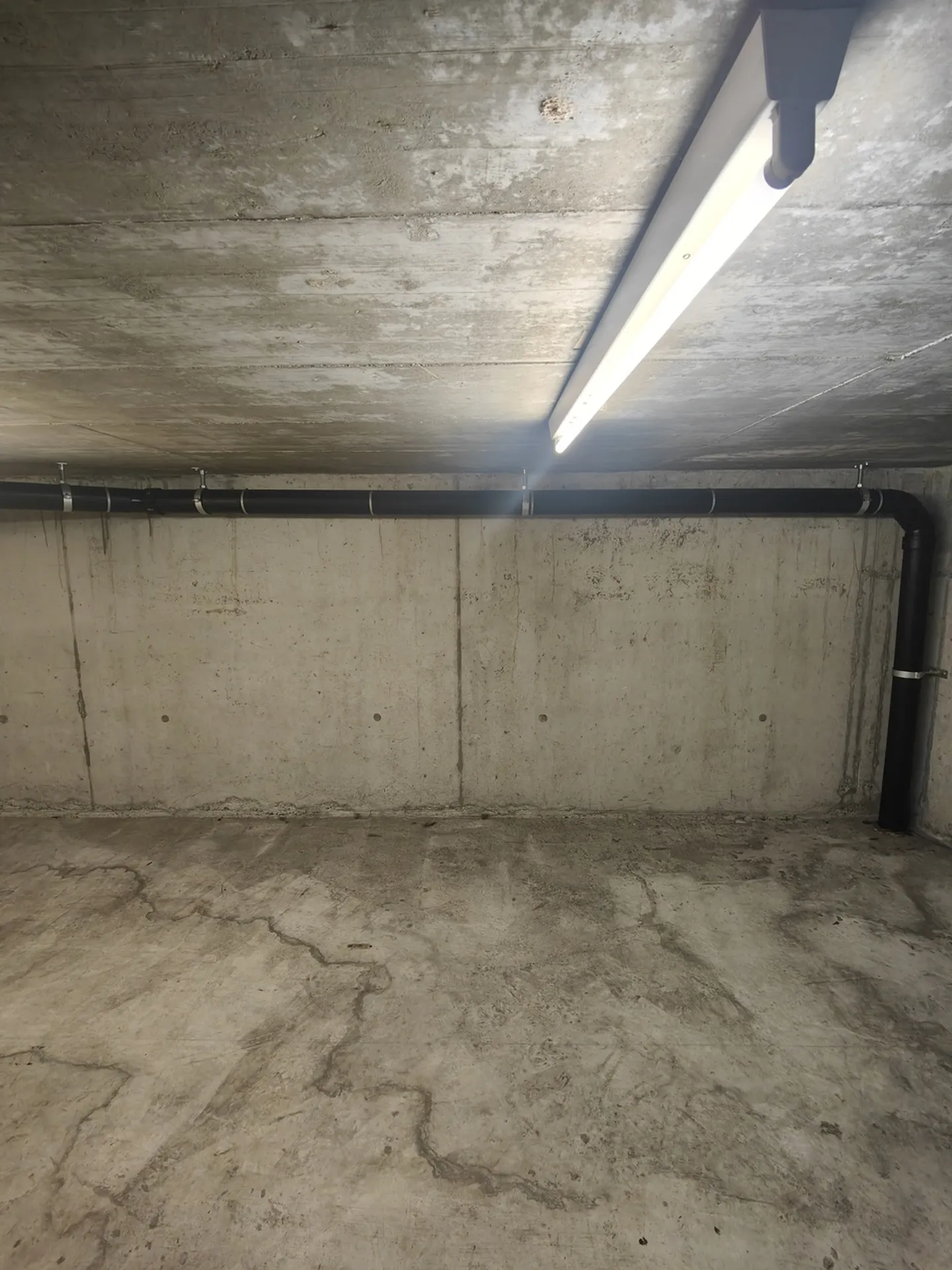 40m2 Storage Room Dübendorf - Im Schossacher 12 - Photo 1 of 13