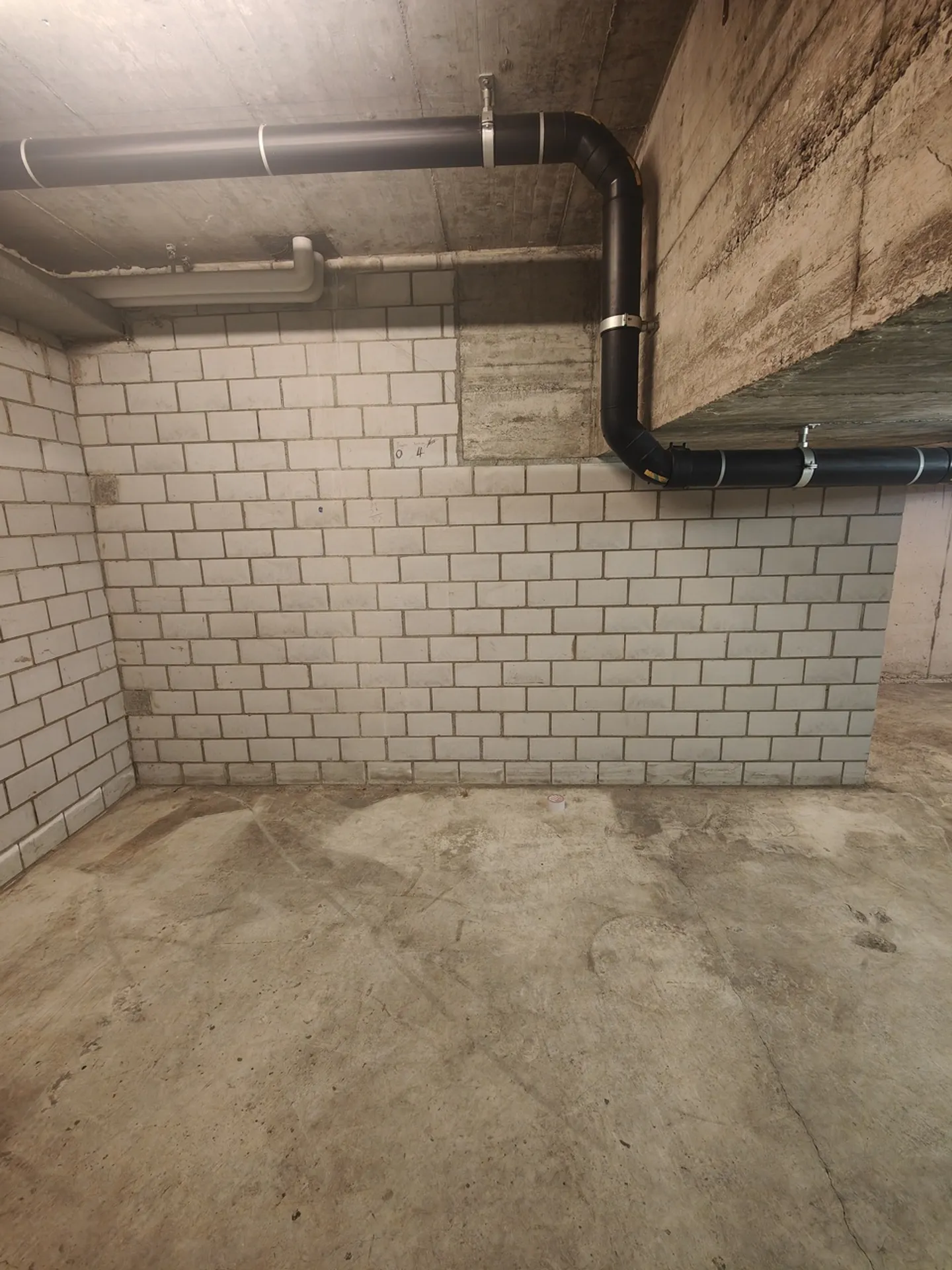 40m2 Storage Room Dübendorf - Im Schossacher 12 - Photo 2 of 13