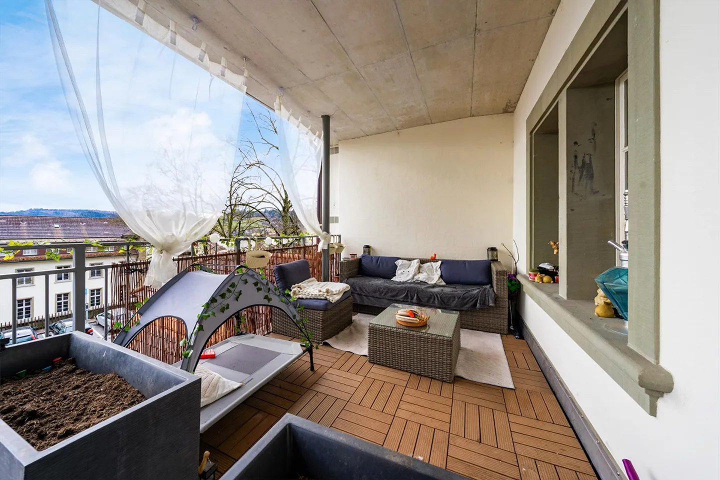 Living in the center of the old town with a large sunny balcony - Photo 10 of 11