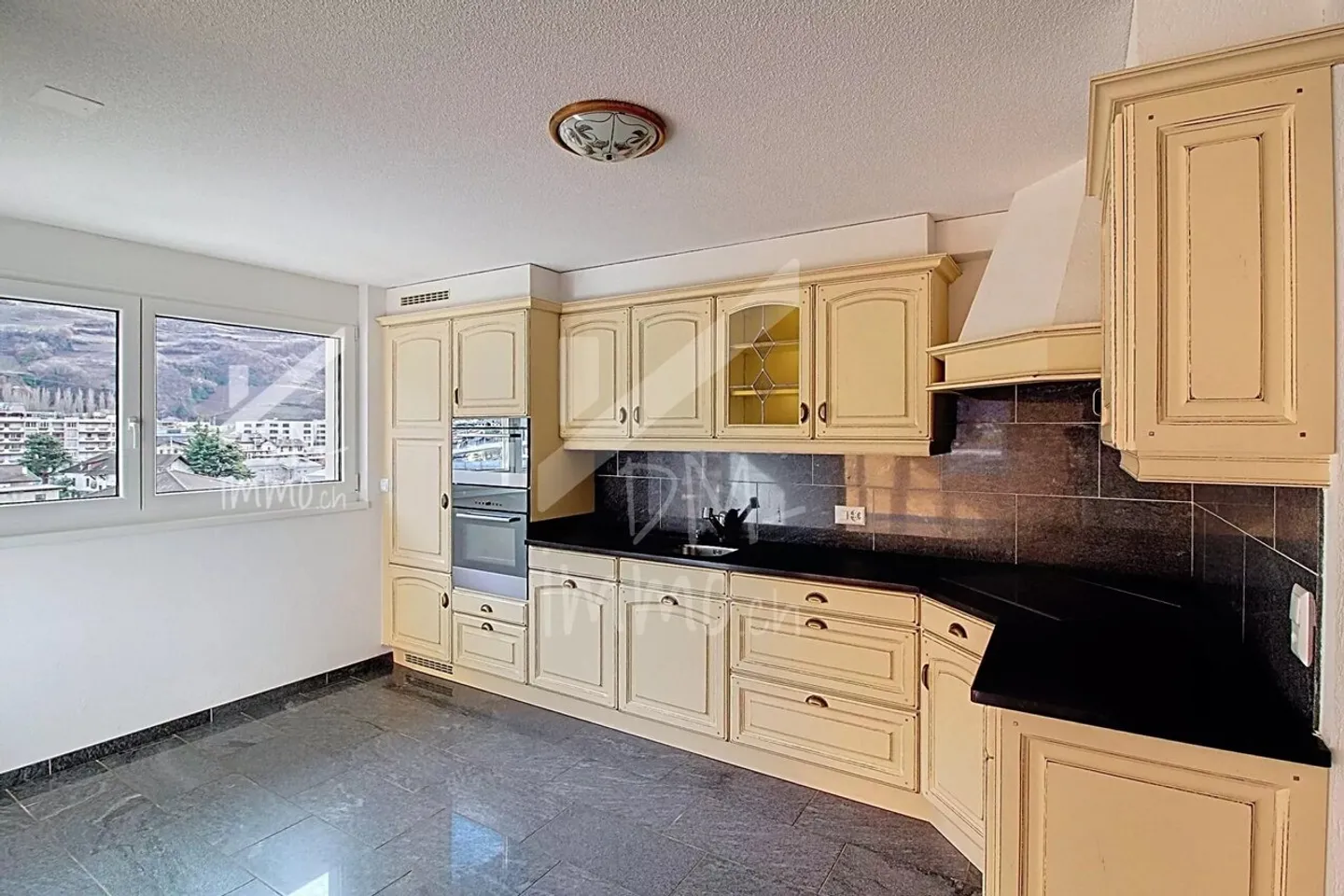 Véritable penthouse, belle finition, excellent état - Photo 4 sur 12