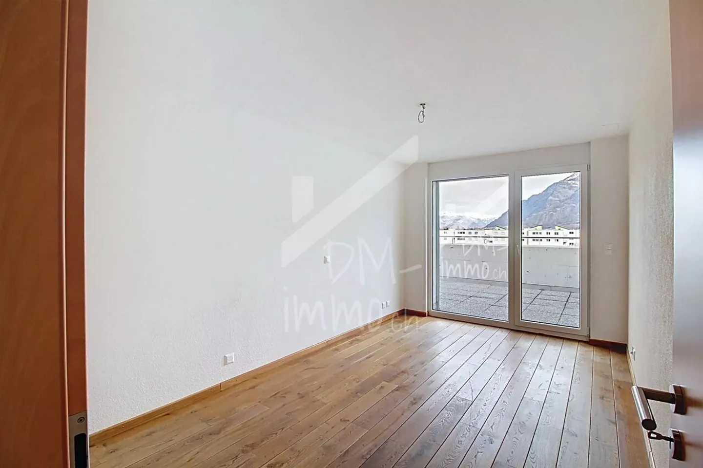 Véritable penthouse, belle finition, excellent état - Photo 5 sur 12