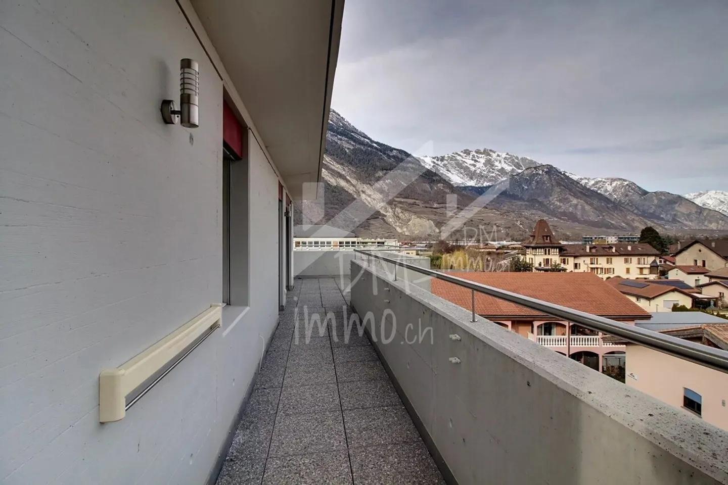 Véritable penthouse, belle finition, excellent état - Photo 10 sur 12