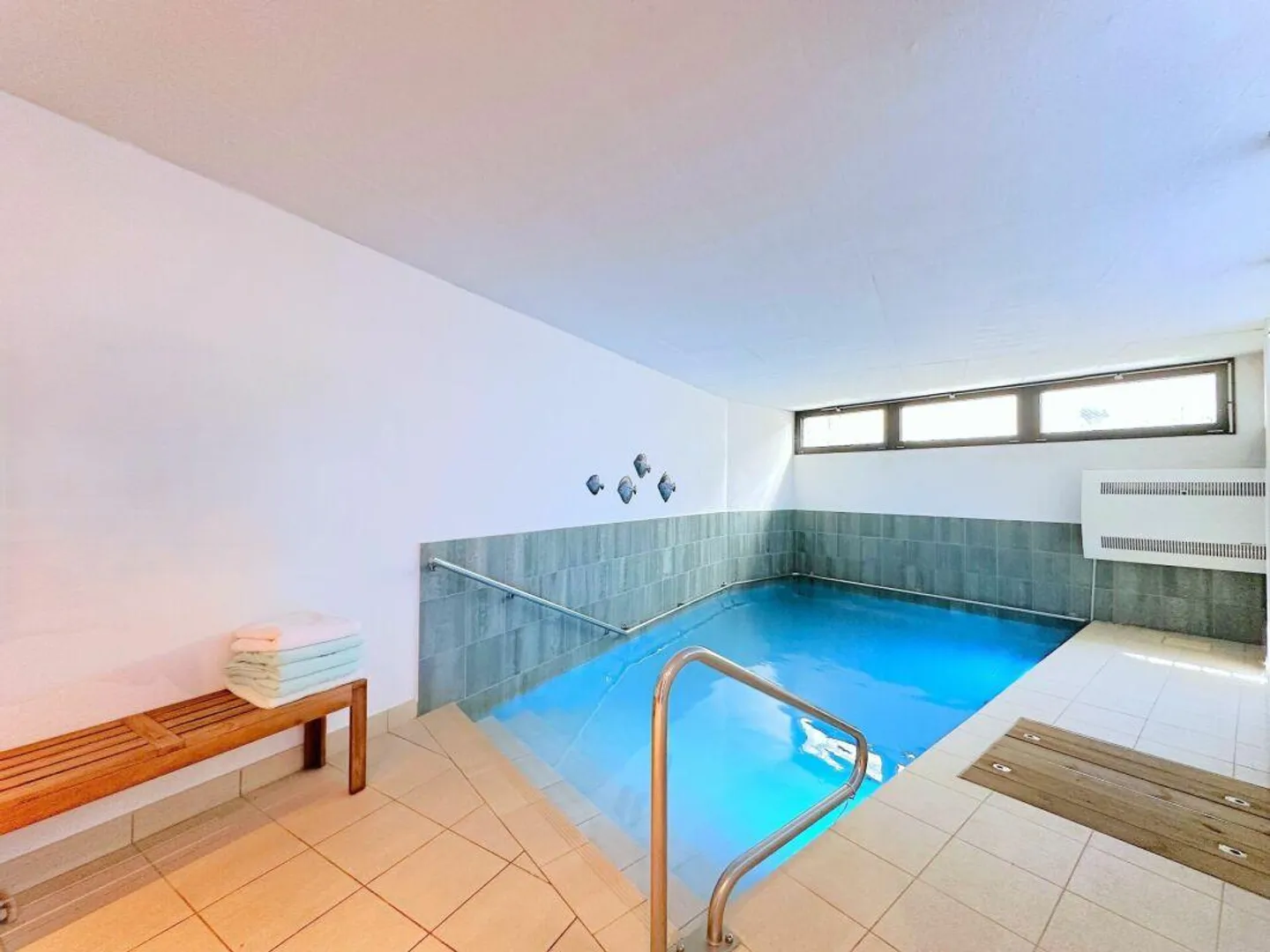 Maison individuelle de haute qualité avec sauna, piscine intérieure et ascenseur - Photo 9 sur 15